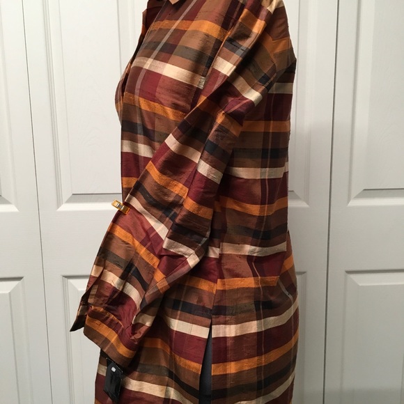 Silk slub tunic blouse. Never worn, extra buttons still attached. - Picture 3 of 5